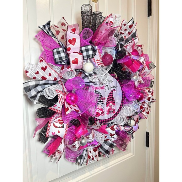 Handmade Valentine’s Gnome Sweet Gnome Ribbon Prelit Wreath 22 ins LED W17 - Picture 4 of 11